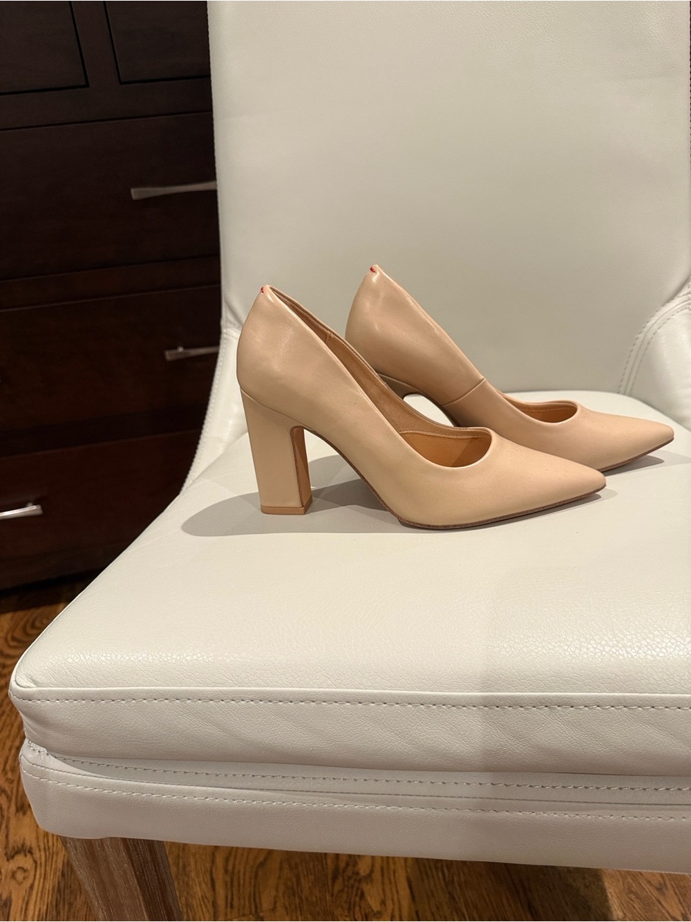 Classic Women's Nude Pump Size 6